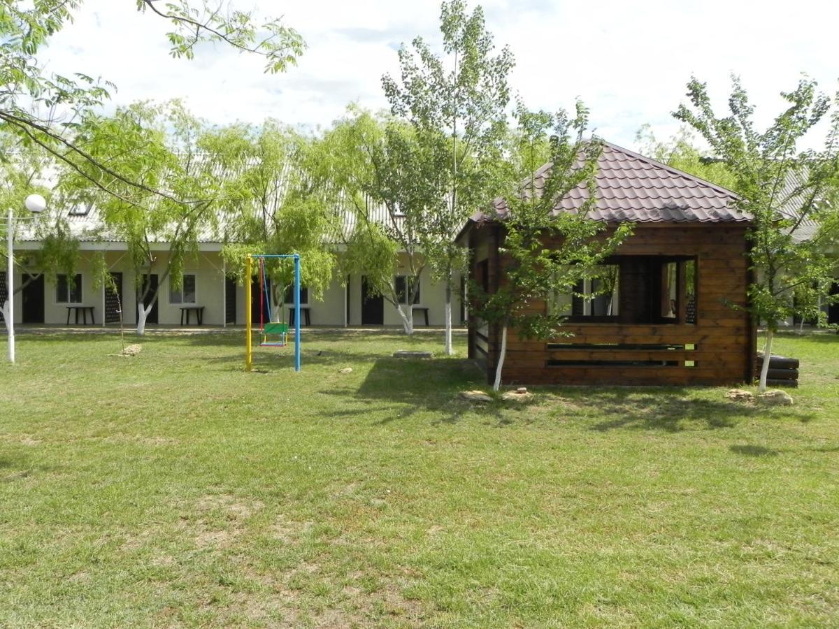 База Відпочинку "Сонячна" Primorskoje Zewnętrze zdjęcie