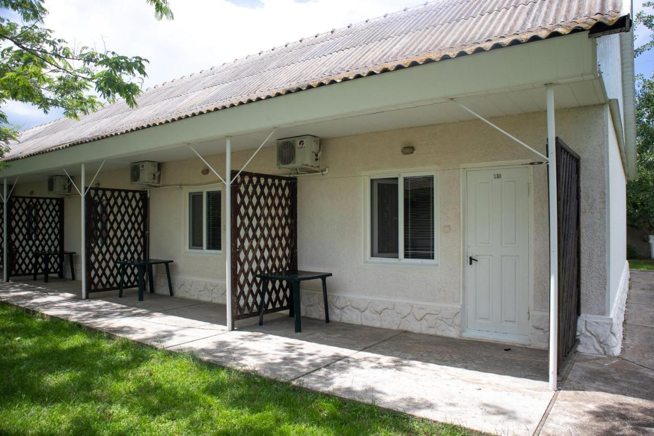 База Відпочинку "Сонячна" Primorskoje Zewnętrze zdjęcie