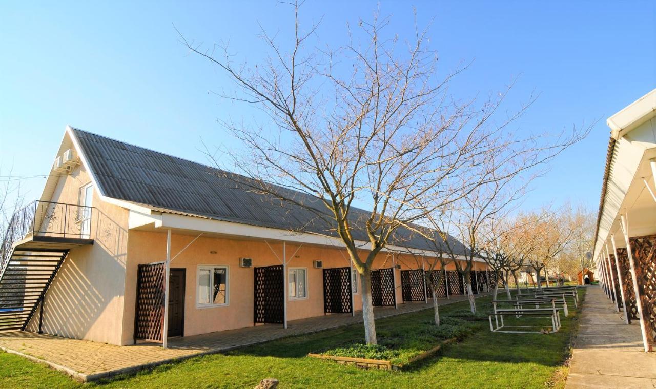 База Відпочинку "Сонячна" Primorskoje Zewnętrze zdjęcie